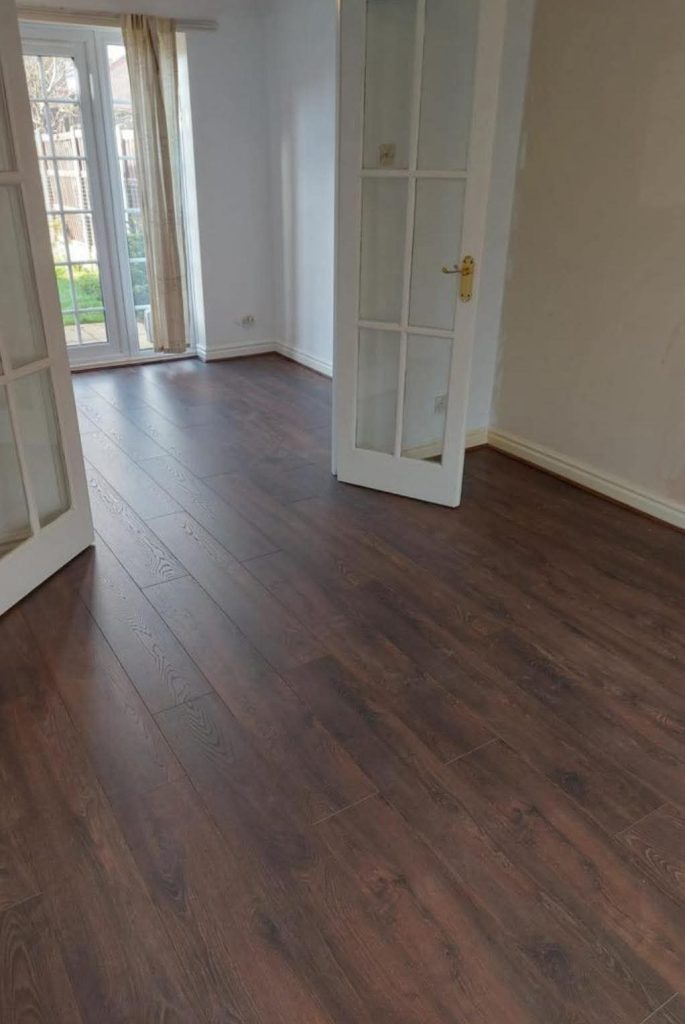 Dark Oak Laminate