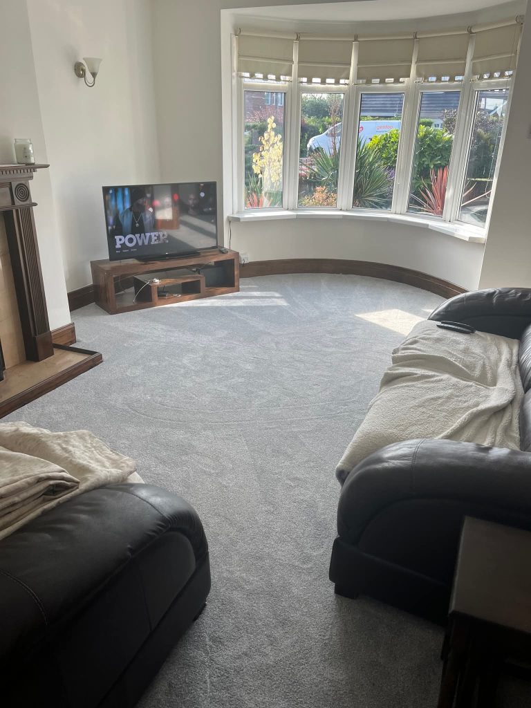 Grey – Living Room – Bay Windo