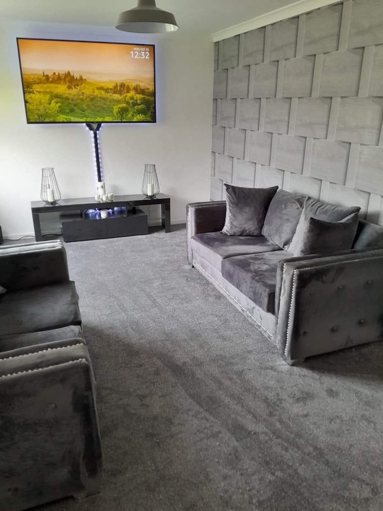Grey – Living Room – TV on Wall